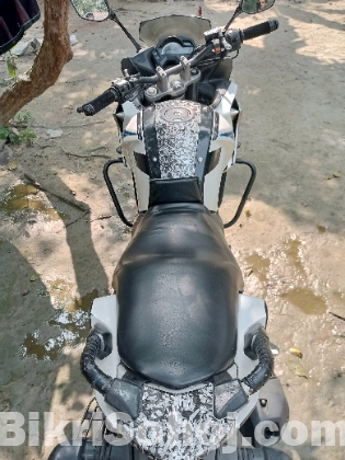 Yamaha Fazer v1